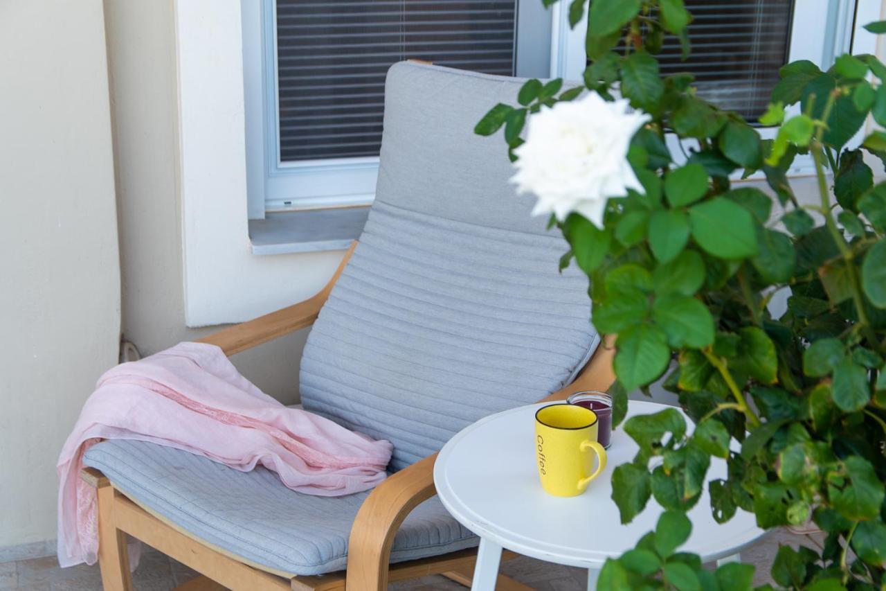 Yelayellow House Near To Airport, Rafina Port And Metropolitan Expo Artemida  Exterior foto